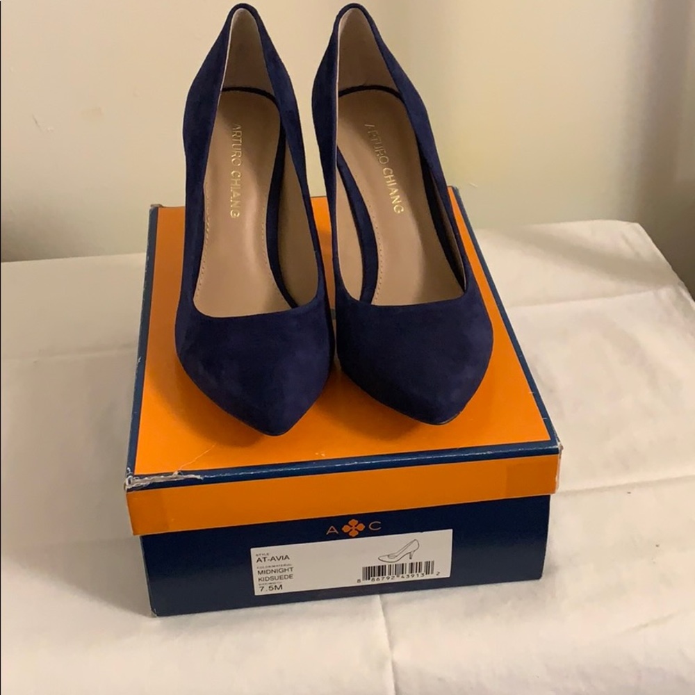 Suede Pumps